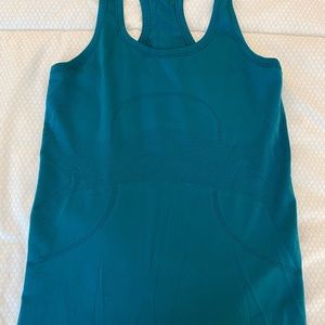 Lululemon size 6 green tank